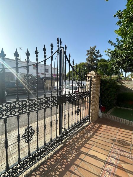 Foto a197148f-66e7-4577-99a9-1aacde158034. Casa a Salesianos Utrera