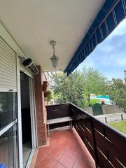 Appartement à Salesianos. Piso con piscina comunitaria