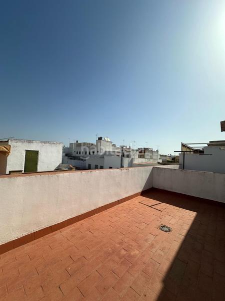 Foto cf3b58d3-112c-4186-be24-2516f73d3336. Casa vivienda unifamiliar en Centro Utrera