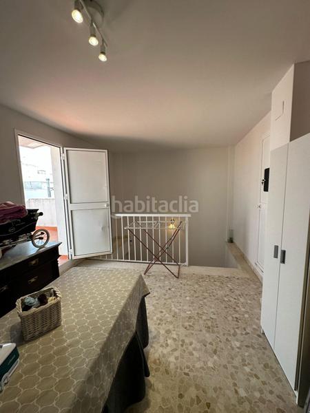 Foto f324d47d-f99a-4cb5-966a-6a256808e2f2. Casa vivienda unifamiliar en Centro Utrera