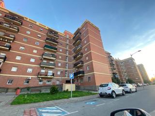 Etagenwohnung in Salesianos. Piso bajo con ascensor