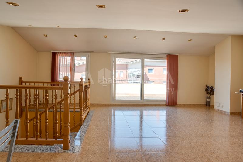 Foto 10aa4226-b3b5-4dbf-906a-b0733eb01439. Casa adossada amb aparcament a Font Verda Granollers