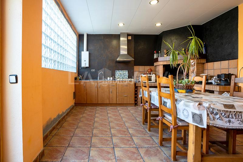 Foto 94d13f75-0ed1-442f-9324-78feedbfc6b0. Semi detached house with parking in Font Verda Granollers