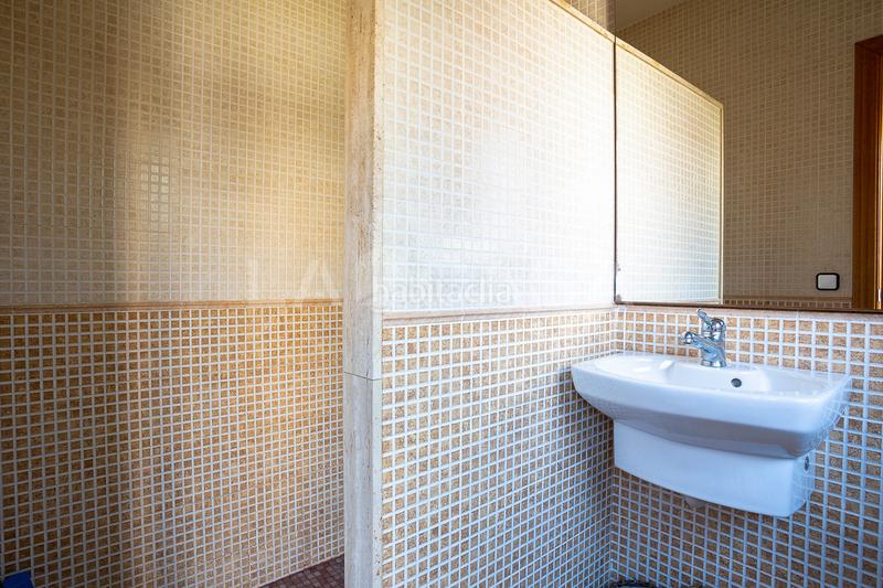 Foto db97039a-6a70-4327-a3d2-c8b938de4b80. Semi detached house with parking in Font Verda Granollers