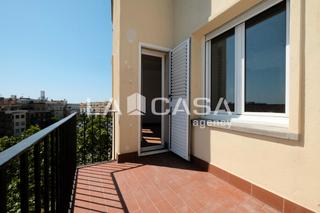 Appartement à Turó de la Peira. Piso exterior con ascensor y terraza en el corazón del barrio!