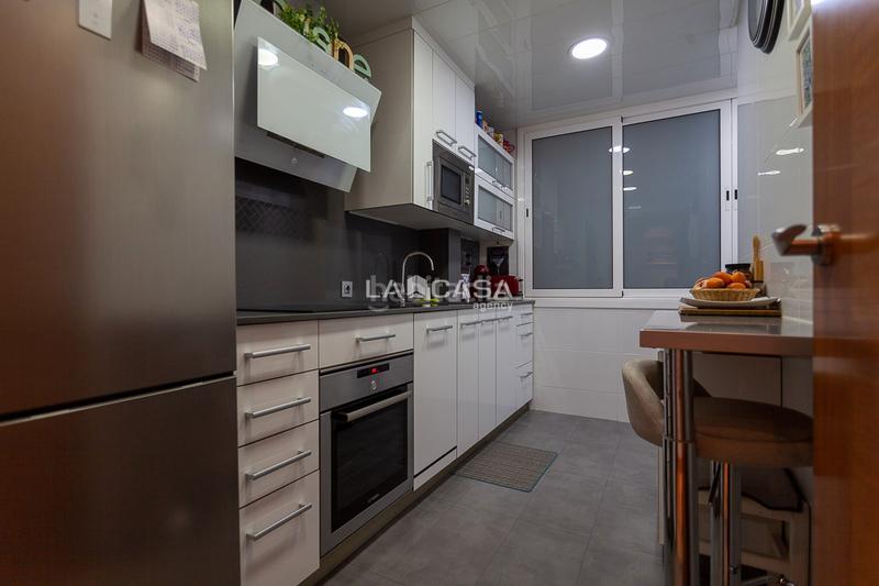 Foto 3821a64b-f781-453d-bd7f-6186b6e535c2. Appartamento con riscaldamento in Les Planes Hospitalet de Llobregat (L´)