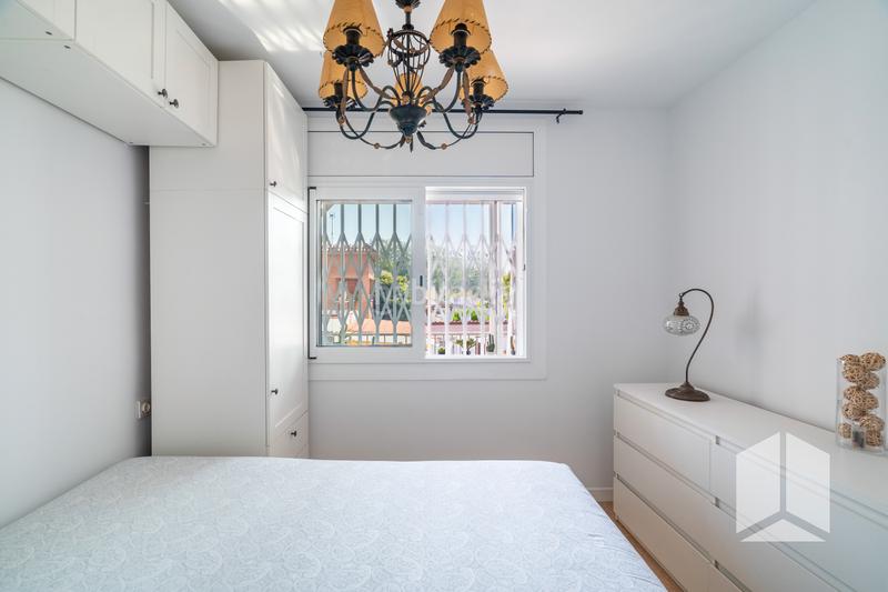 Foto 3215bf04-3665-4449-8221-51e310baaf03. Piso la casa agency vende en exclusivapiso reformado en can bou ubicación privilegiada entre la playa y el centro en Castelldefels