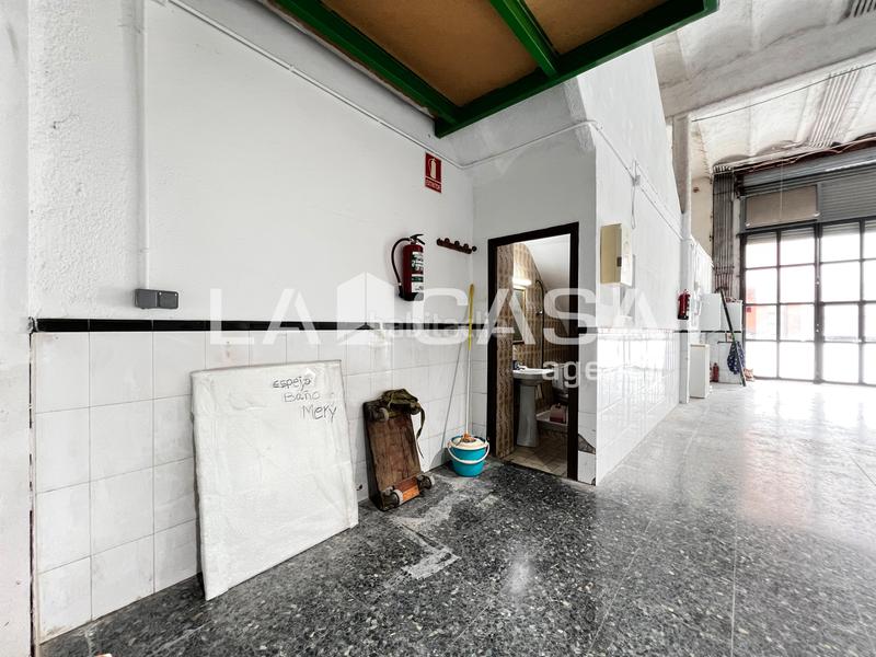 Foto f4888624-2412-444e-b884-0959c624a005. Business premise in Llefià Badalona