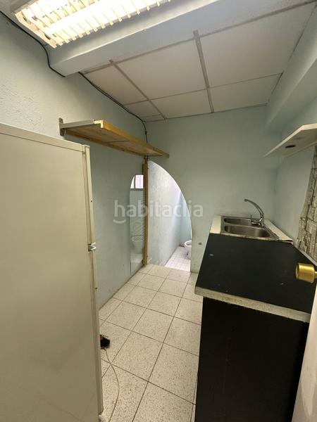 Foto 6a98666f-6a64-4e11-9350-e222746abf4a. Local comercial local en entresuelo ideal para despacho profesional u oficina en Sant Antoni en Barcelona