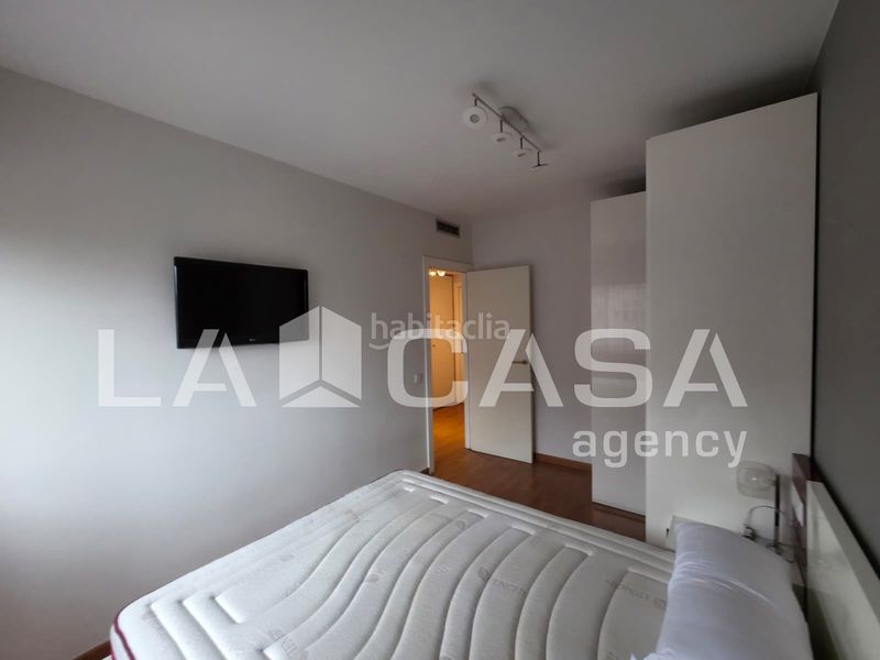 Foto f54360f4-b77f-4950-8691-e33d426b88f8. Pis amb piscina a Can Gambús Sabadell