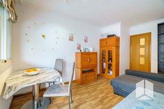 Etagenwohnung in Castell-Poble Vell. Piso en venta