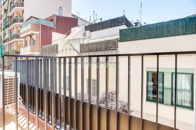 Foto e98117b3-6758-46aa-9bd5-6eba1e09e764. Pis a Barri de les Corts Barcelona