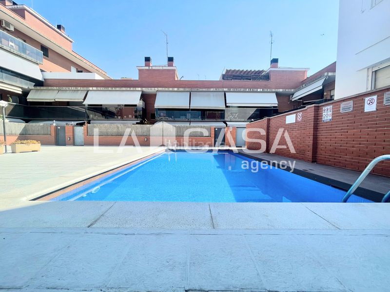 Foto 3d0db8e5-3830-44d7-b491-fd5eff642ba4. Dúplex amb calefacció aparcament piscina a Gorg Badalona