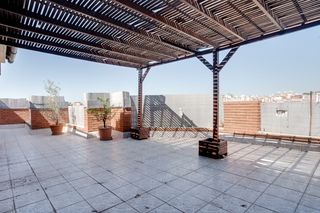 Àtic a La Florida. Espectacular ático exterior con 3 terrazas y ascensor  90 m2
