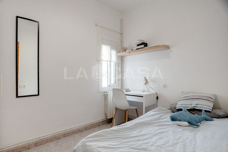 Foto b0700ef0-4f0a-40f7-98ce-6ac5599fe34f. Àtic amb calefacció a Provençals del Poblenou Barcelona