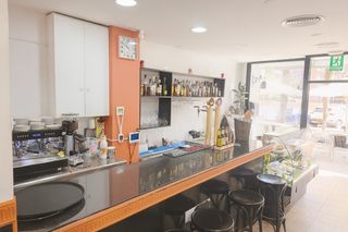 Business premise in La Gavarra. Local comercial