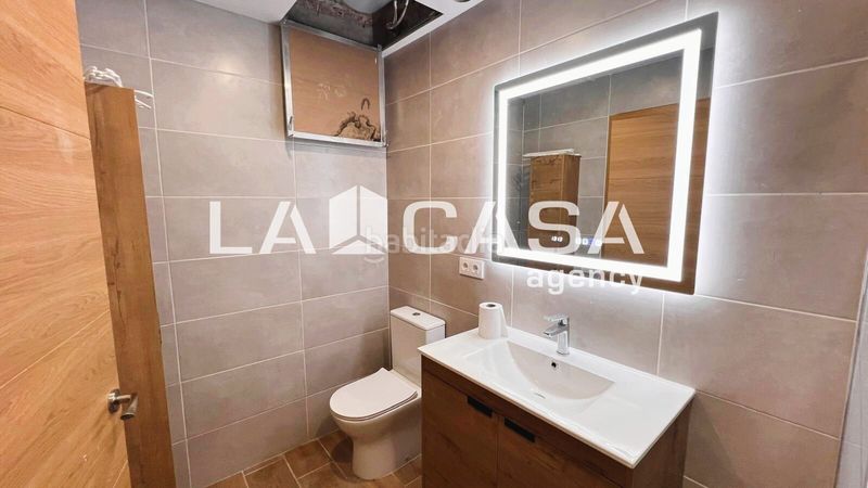 Foto 4e29f718-88b2-46bc-8f88-f6ed8a3bdd1b. Local comercial a Prosperitat Barcelona