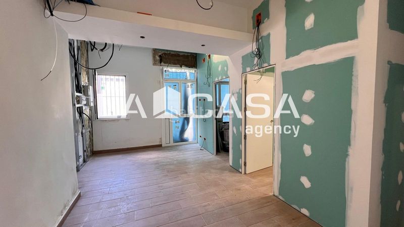 Foto 6d13e693-1495-49d5-9379-62d3fbcffe8e. Local comercial a Prosperitat Barcelona