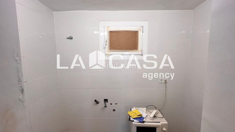 Foto def1a661-cf58-4216-8928-88bf5cb5f516. Local comercial a Prosperitat Barcelona