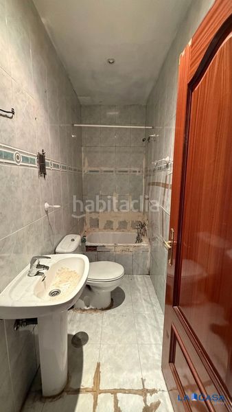 Foto ad892f6d-1450-4d86-bd19-3333488a6800. Planta baixa a Delicias Madrid