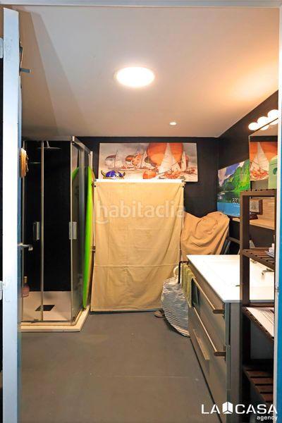 Foto a57f8081-1eca-484a-aed1-52ed18f98e02. Pis a Raval Barcelona