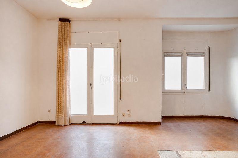 Foto 573e79ca-e809-45b7-b76c-839d3210d238. Pis a Sants Barcelona