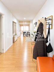 Etagenwohnung in Llefià