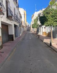 Pis a Coín