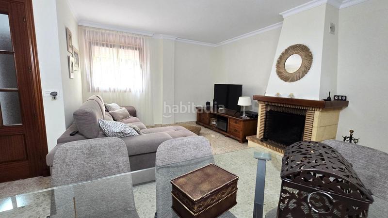 Foto c71ce872-5c16-4f0f-add7-078e77fe3934. Casa adossada amb aparcament a San José-San Bernardo Línea de la Concepción (La)