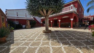 Xalet en Puente Mayorga-Campamento. Vivienda independiente con parcela en campamento  san roque