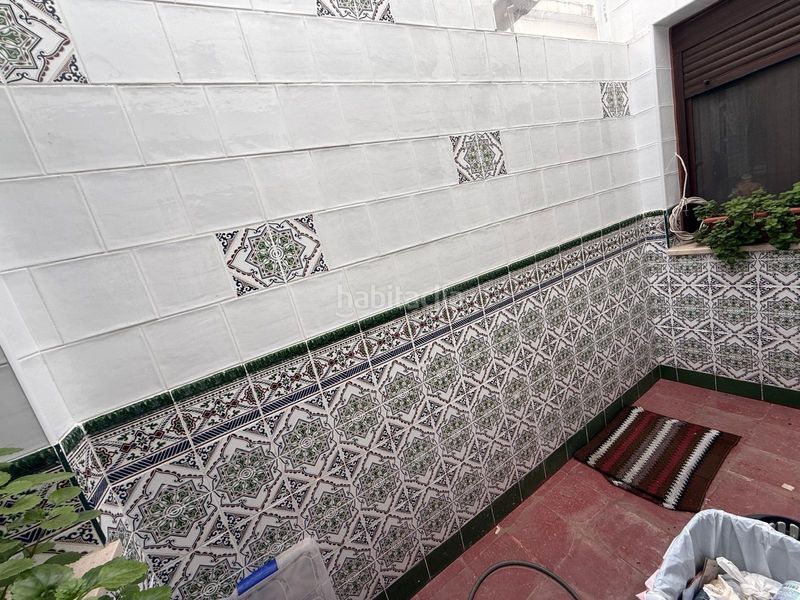 Foto 381d58f6-8c28-43d0-9b17-b0c623497890. Casa amb aparcament a San José-San Bernardo Línea de la Concepción (La)