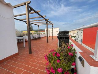 Casa adossada a Puente Mayorga-Campamento. Vivienda reformada con solárium en puente mayorga  san roque