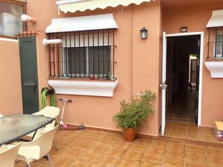 Maison jumelée à El Zabal-Santa Margarita. Adosado con gran garaje en santa margarita  la línea