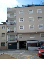 Lloguer Aparcament cotxe a Plaça del firal 13. Parquing de lloguer al cor de santa coloma de farners