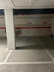 Lloguer Aparcament de moto a Plaça del firal 13. Plaça d'aparcament disponible