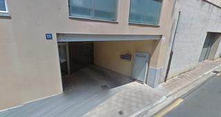 Aparcament cotxe a Carrer del migdia 25. Plaça d'aparcament disponible