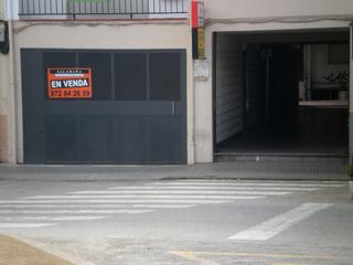 Aparcament cotxe a Plaça del firal 13. Plaça d'aparcament en venda a santa coloma de farners