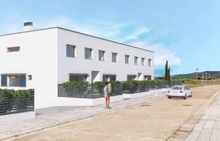 Maison jumelée à Carrer daró 9. Casa adosada nova construcció a santa coloma de farners
