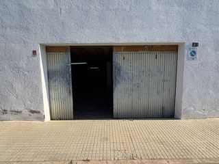 Miete Fabrikhalle in Carrer josep grabulosa 22. Nau industrial -soterrani- magatzem