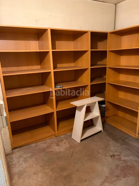 Foto abe6034d-46ac-4e4a-872f-60a772235acd. Aparcament cotxe a Santa Coloma de Farners