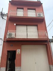 Haus  Carrer de sant joan 9. Casa de carrer de 210 m² al centre de santa coloma de farners