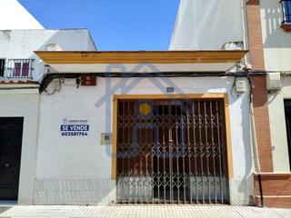 Casa a Palacios y Villafranca (Los). Solar con local construido