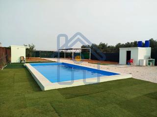 Finca rústica a Oromana. Parcela con piscina