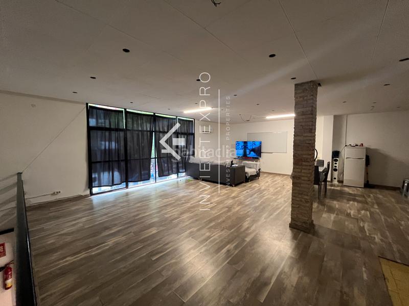 Foto edf162a5-134a-4bcf-b52e-621ae5fe1650. Traspàs local comercial amb calefacció a Sant Andreu de la Barca