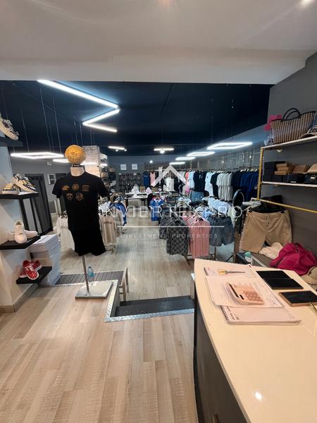 Foto e25d8b08-cbee-4deb-b632-074210c2e30c. Trapasso locale commerciale con riscaldamento in Sant Andreu de la Barca