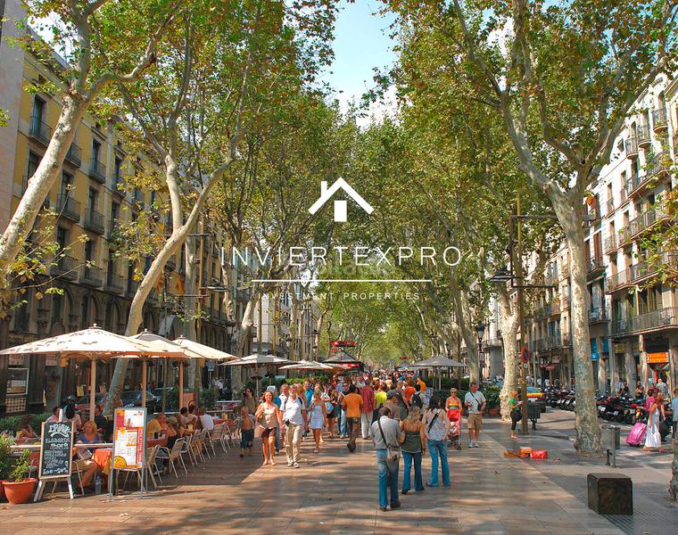 Foto 54892166-69ac-40e3-a34f-461921ce335e. Pas-de-porte local commercial dans Gòtic Barcelona