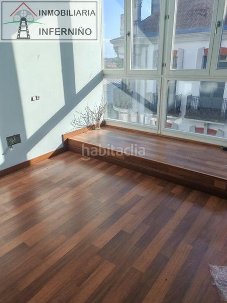 Foto e15d2f44-d7f3-4b7c-b484-6ec8c9ca2ee4. Edifici a Centro Ferrol