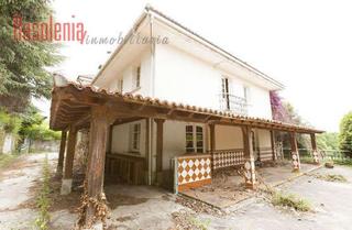 Chalet à A Malata - Catabois - Ciudad Jardín. Chalet en venta en serantes, 9 dormitorios.