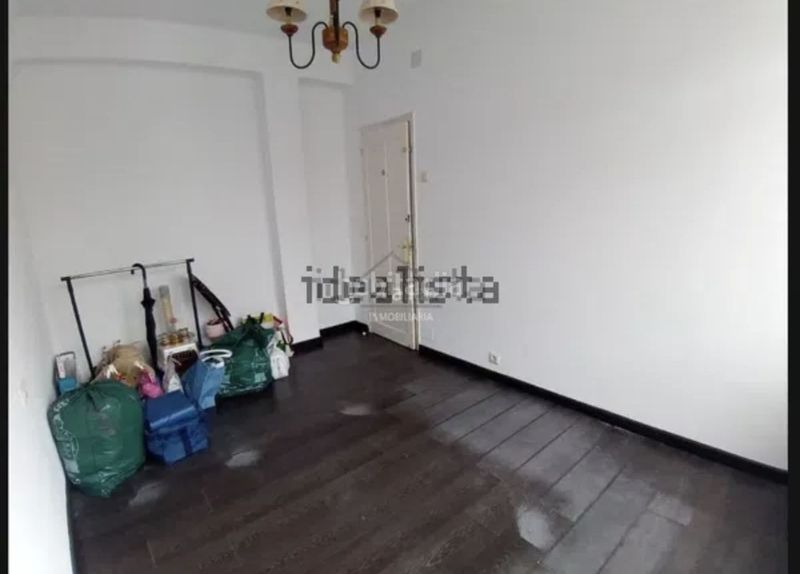 Foto f6201a59-ea58-4671-8bd8-dd05f129f072. Pis a Canido Ferrol