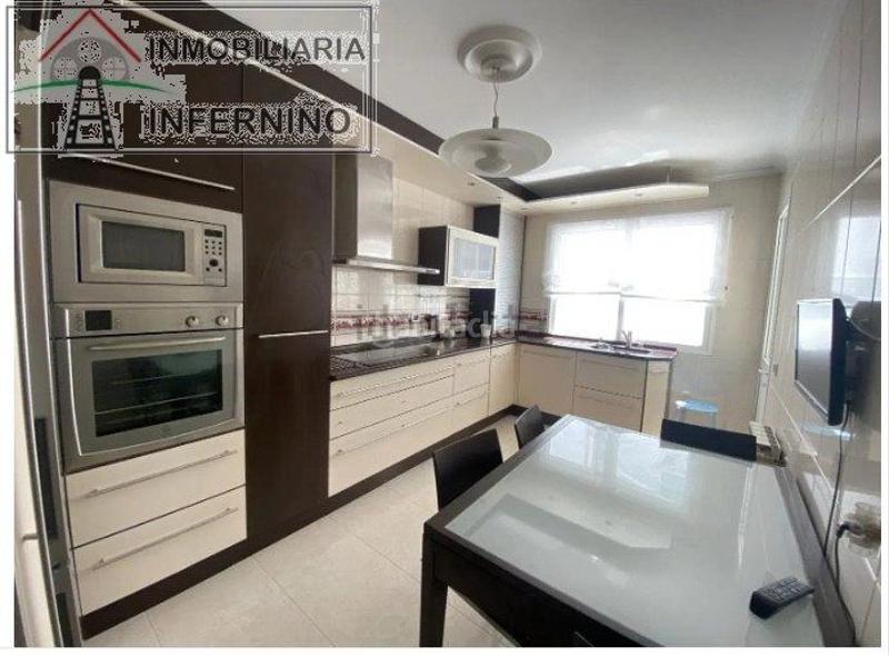 Foto 66839058-d4c5-41ab-8da3-ba00ba84664a. Affitto appartamento con parcheggio in Centro Ferrol